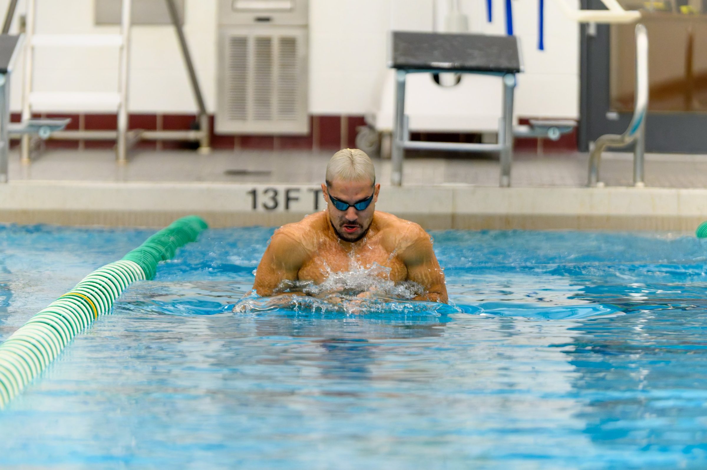 Agustin Rasche swimming breaststroke in training